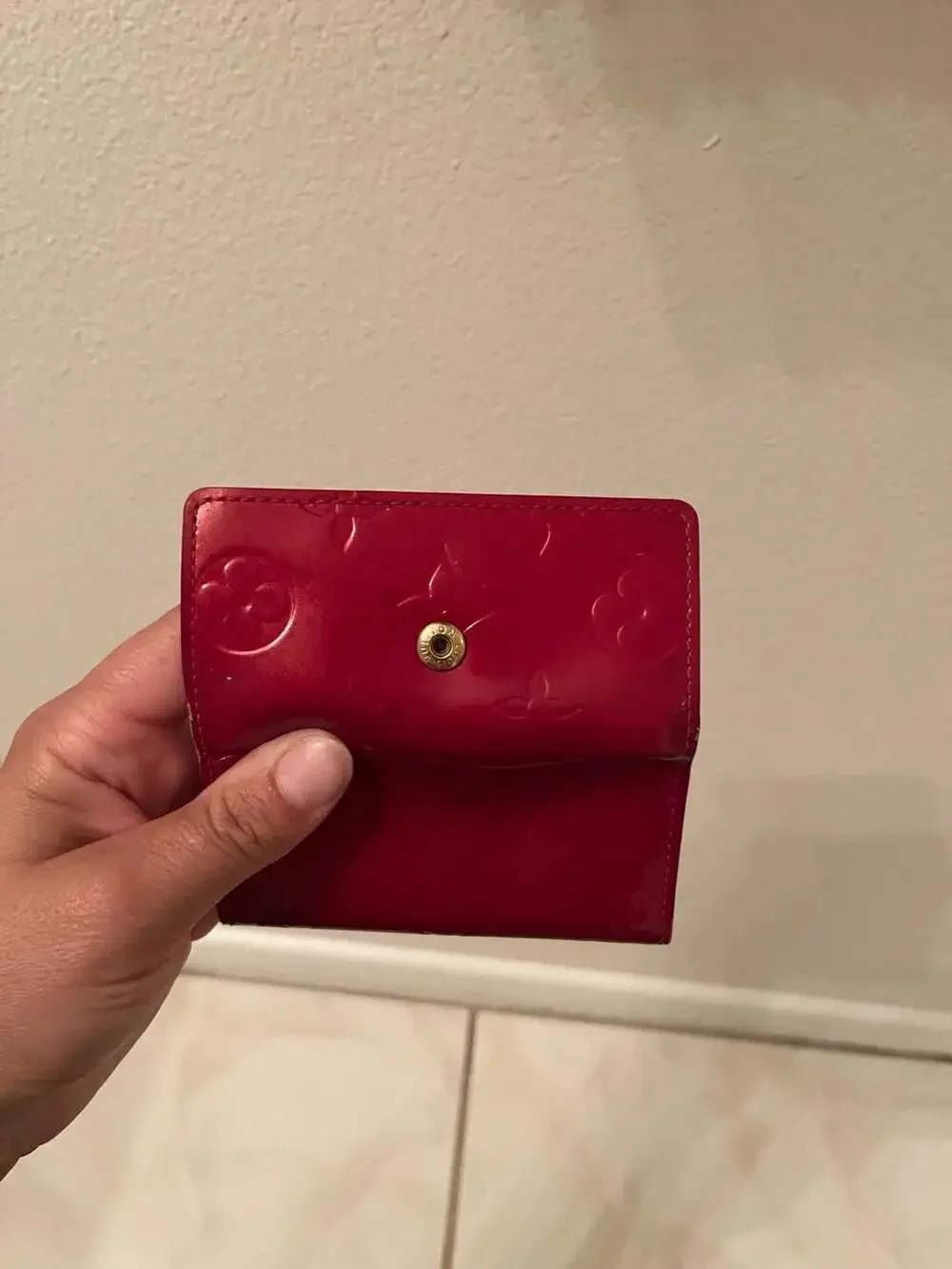 Louis Vuitton Monogram Vernis Multicles 4 Key Holder in Pomme D'Amour Red